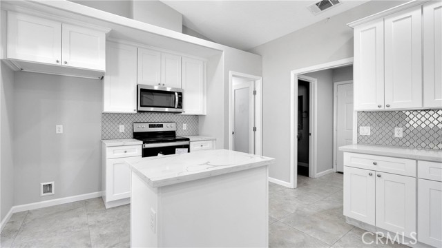 7939 Lassen Avenue, Hesperia CA: https://media.crmls.org/medias/6f6d853d-f2d7-4c15-9db2-e8d16138d3e5.jpg