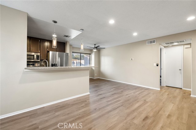 Detail Gallery Image 5 of 20 For 12563 Bradley Ave #13,  Sylmar,  CA 91342 - 1 Beds | 1 Baths