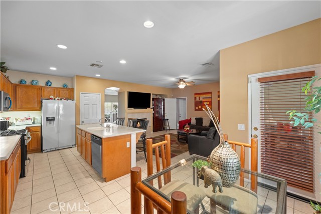 37032 Sabal Avenue, Palmdale CA: https://media.crmls.org/medias/6f6e7cb8-8287-447d-a325-b041d4bbf5a9.jpg