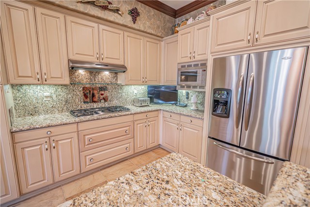 Detail Gallery Image 8 of 60 For 23782 Noble Fir Ct, Valencia,  CA 91354 - 2 Beds | 2 Baths
