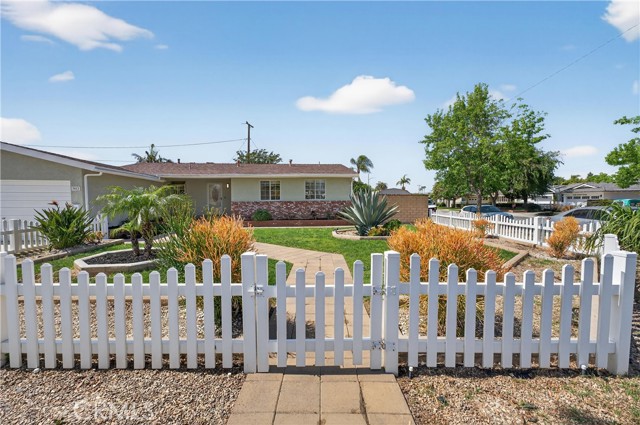 Detail Gallery Image 7 of 61 For 3023 Murray, Costa Mesa,  CA 92626 - 4 Beds | 2 Baths
