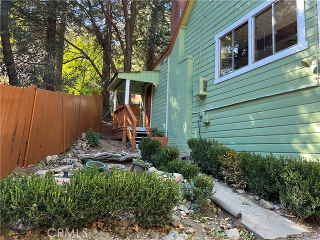 Detail Gallery Image 22 of 22 For 782 N Village, Crestline,  CA 92325 - 3 Beds | 1/1 Baths