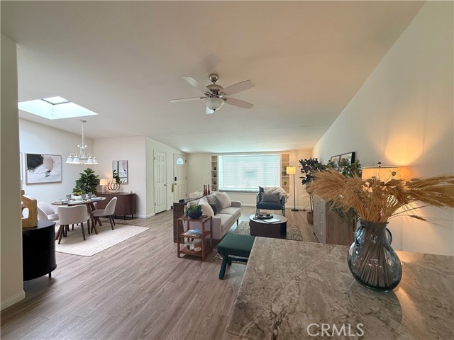 Detail Gallery Image 4 of 18 For 1520 Northwood Road 244e,  Seal Beach,  CA 90740 - 2 Beds | 1/1 Baths