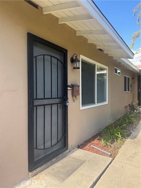 Detail Gallery Image 2 of 11 For 323 E Olive Ave #B,  Monrovia,  CA 91016 - 2 Beds | 2 Baths