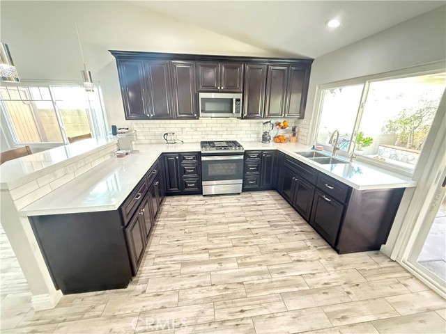 Detail Gallery Image 23 of 41 For 1748 N Oxford St, Anaheim,  CA 92806 - 4 Beds | 2 Baths