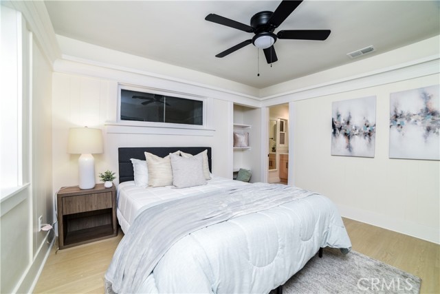 748 N Kenmore, Los Angeles CA: https://media.crmls.org/medias/6f6fb624-bfe0-4997-b0bf-befb9d23262c.jpg