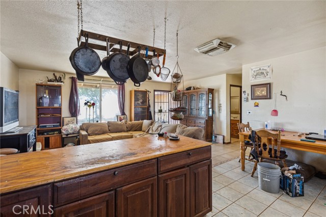 Detail Gallery Image 9 of 31 For 36721 Hillview Rd, Hinkley,  CA 92347 - 3 Beds | 2 Baths
