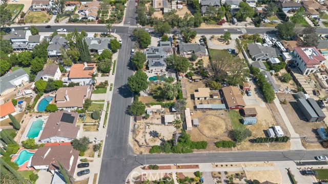 Detail Gallery Image 4 of 53 For 10457 Variel Ave, Chatsworth,  CA 91311 - 6 Beds | 5 Baths