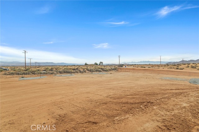 16925 Nanticoke Road, Apple Valley CA: https://media.crmls.org/medias/6f720083-955b-4e4e-9d6a-ff85a863f32d.jpg