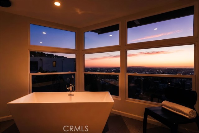 Detail Gallery Image 21 of 33 For 8448 Franklin, Los Angeles,  CA 90069 - 4 Beds | 3/1 Baths