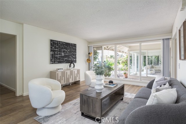 Detail Gallery Image 4 of 36 For 2727 Island View Dr, Corona Del Mar,  CA 92625 - 4 Beds | 2/1 Baths