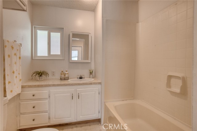 2350 250th Street, Lomita CA: https://media.crmls.org/medias/6f73112f-0c67-4f94-b9b7-f3d17805e4b0.jpg