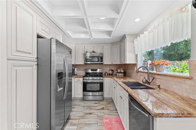 Detail Gallery Image 17 of 67 For 42962 Burlwood Dr, Lancaster,  CA 93536 - 4 Beds | 2/1 Baths