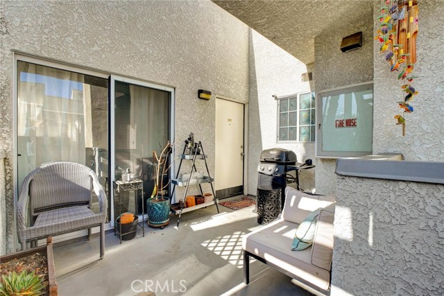 Detail Gallery Image 2 of 44 For 20155 Keswick St #209,  Winnetka,  CA 91306 - 2 Beds | 2 Baths