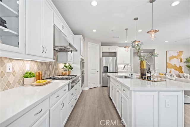 206 Phoebe, Irvine CA: https://media.crmls.org/medias/6f742ecf-8c04-4bda-b690-30ae157409b7.jpg