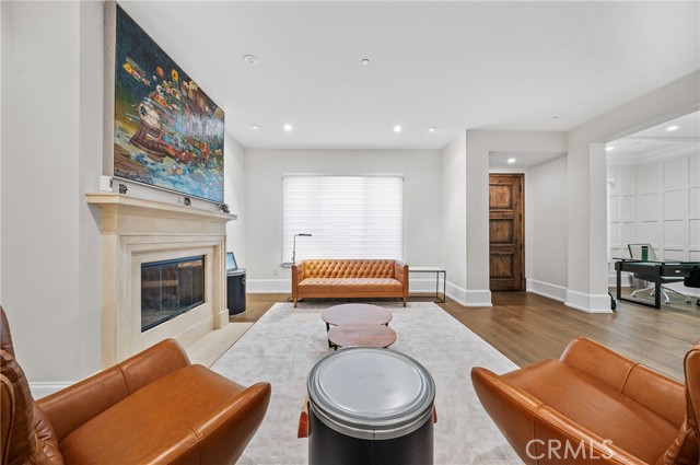 823 S Bundy Drive, Los Angeles CA: https://media.crmls.org/medias/6f74ebcd-79f5-4e93-84ca-075a0e2e9476.jpg