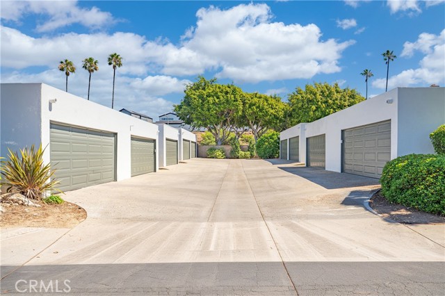 Detail Gallery Image 30 of 37 For 2214 Vista Hogar, Newport Beach,  CA 92660 - 4 Beds | 2/1 Baths