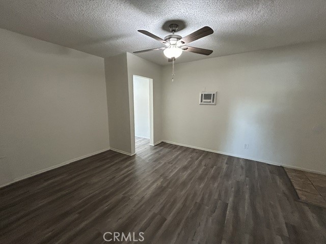 https://media.crmls.org/medias/6f75158a-306d-4c38-9e9f-3b1493c315e4.jpg?preset=X-Large