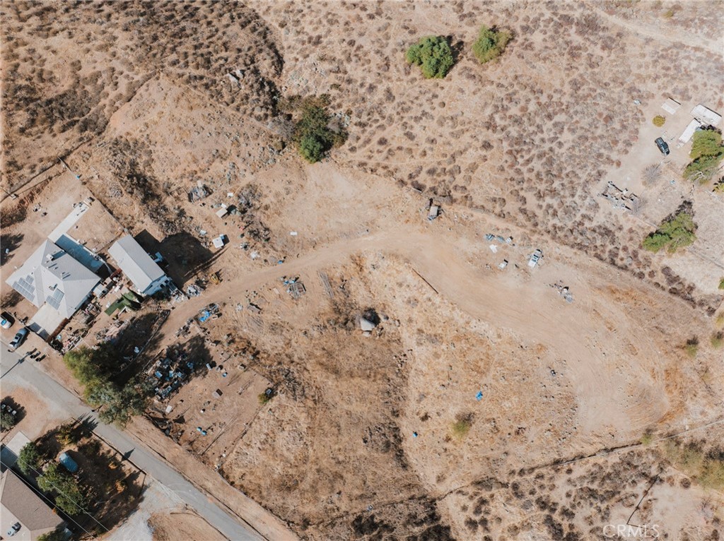 https://media.crmls.org/medias/6f75cf96-8d27-4a28-8d4b-805ad63b2bc4.jpg?preset=X-Large