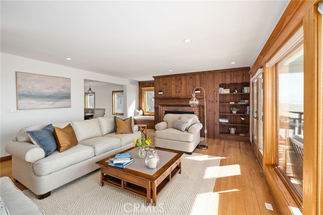 Detail Gallery Image 10 of 51 For 3205 the Strand, Hermosa Beach,  CA 90254 - 4 Beds | 3/1 Baths