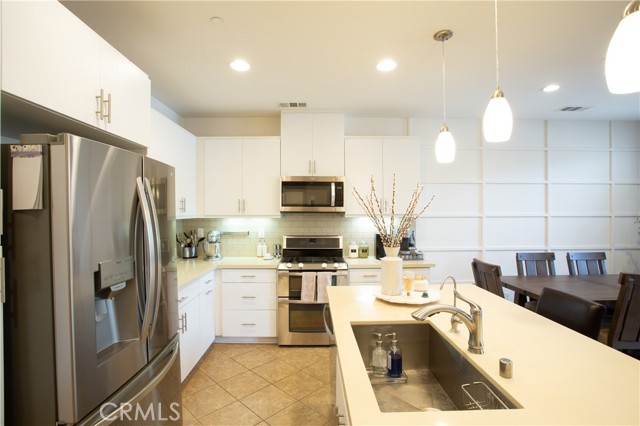 Detail Gallery Image 6 of 28 For 16 Fenix St, Rancho Mission Viejo,  CA 92694 - 3 Beds | 2/1 Baths