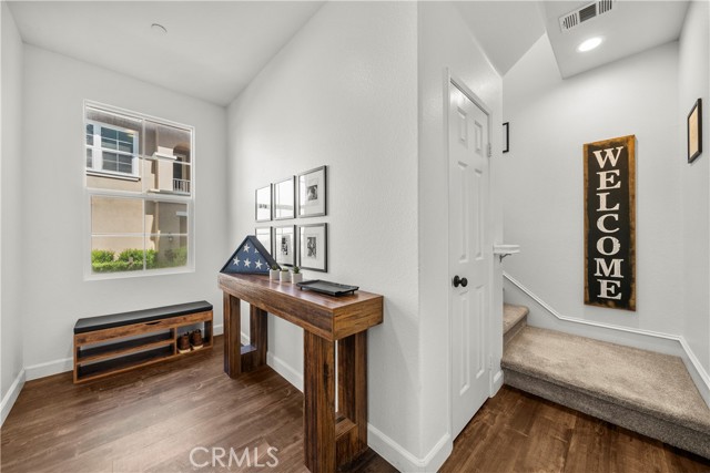 Detail Gallery Image 3 of 28 For 27262 Riverview, Valencia,  CA 91354 - 2 Beds | 2 Baths