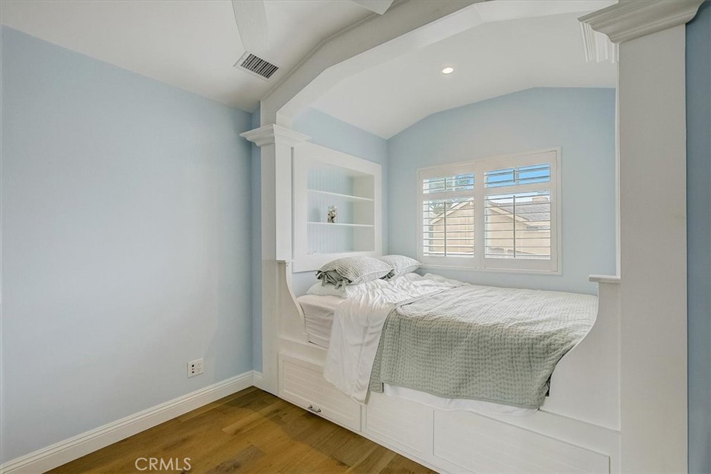 MLS #OC26164993 image #21