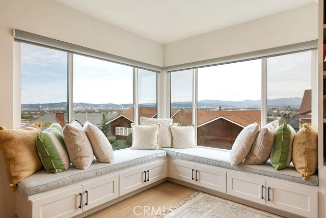 Detail Gallery Image 7 of 48 For 4028 Don Diablo, Los Angeles,  CA 90008 - 3 Beds | 2 Baths