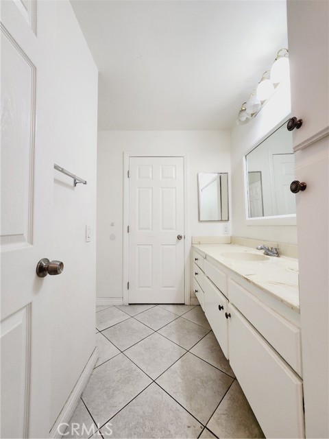 Detail Gallery Image 9 of 23 For 4914 W 5th St #D,  Santa Ana,  CA 92703 - 2 Beds | 1 Baths