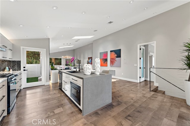 Image 11 of 45 For 2334 Vestal Avenue