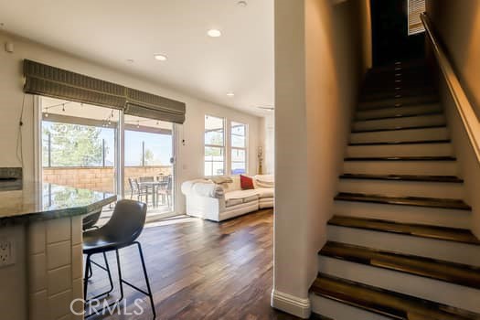 Detail Gallery Image 5 of 37 For 7366 Rocky Point, Jurupa Valley,  CA 92509 - 4 Beds | 3/1 Baths