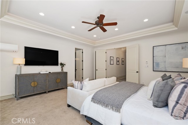 300 Dianthus Street, Manhattan Beach, California 90266, 6 Bedrooms Bedrooms, ,5 BathroomsBathrooms,Residential,Sold,Dianthus,PV22048059