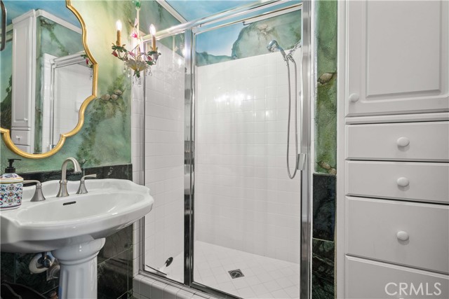 Detail Gallery Image 23 of 75 For 27371 Blueridge Dr, Valencia,  CA 91354 - 6 Beds | 4 Baths