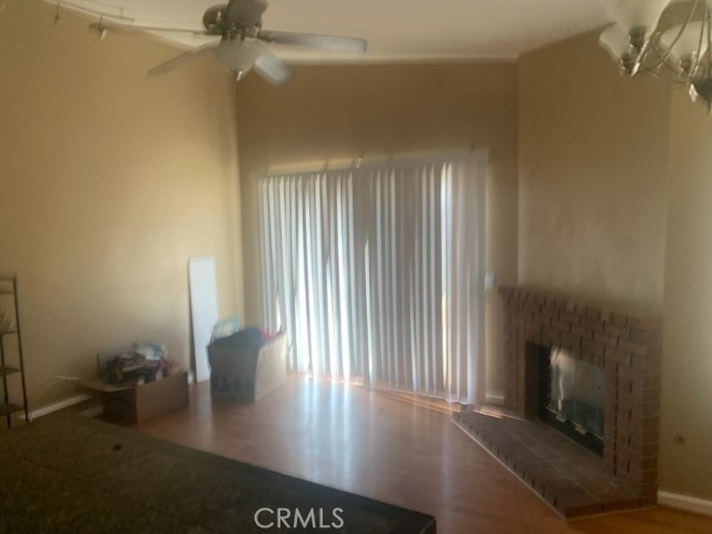 https://media.crmls.org/medias/6f7a9b8a-e6ba-4c28-b1c9-73500cdbde09.jpg?preset=X-Large