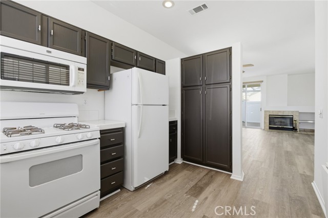 Detail Gallery Image 10 of 19 For 27812 Ruggie, Menifee,  CA 92585 - 2 Beds | 2 Baths