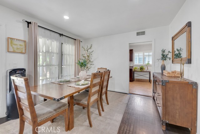Detail Gallery Image 10 of 36 For 10923 Haskell Ave, Granada Hills,  CA 91344 - 3 Beds | 2 Baths