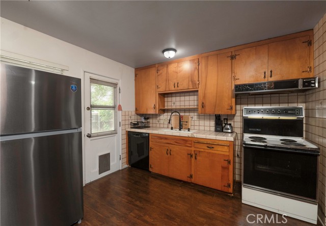 8841 California, Riverside CA: https://media.crmls.org/medias/6f7c505e-4878-4408-98be-0c5e463a98d6.jpg