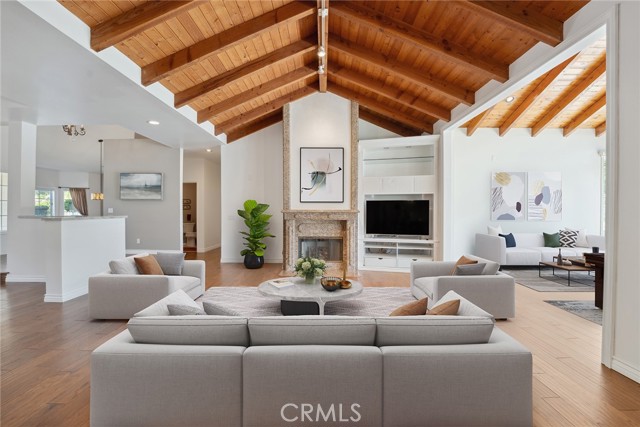 22501 Marilla Street, Chatsworth CA: https://media.crmls.org/medias/6f7d4a3a-8887-4a87-82e9-8d8e4c447db6.jpg