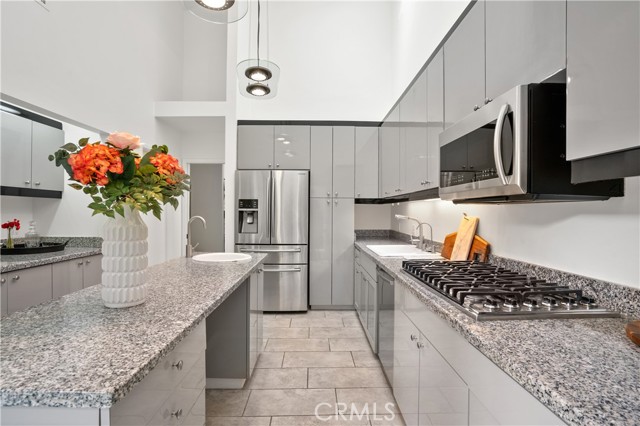 1156 S Carmelina Avenue, Los Angeles CA: https://media.crmls.org/medias/6f7d85e1-dc63-4fe1-9dbc-ae4b4c63f92d.jpg
