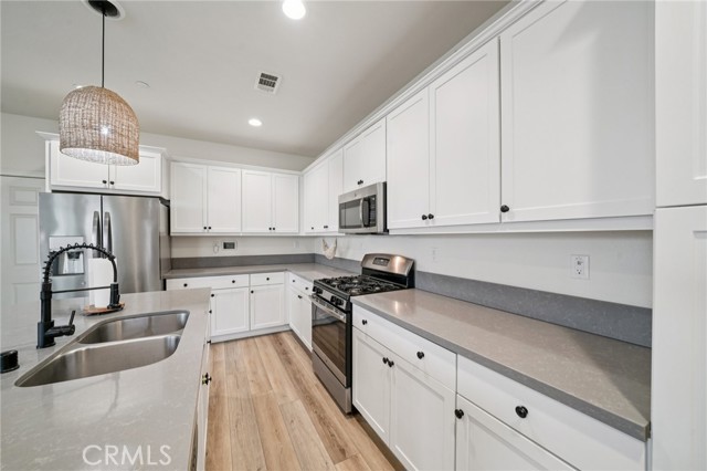 Detail Gallery Image 26 of 57 For 618 S Brampton Ln, Rialto,  CA 92376 - 4 Beds | 3 Baths