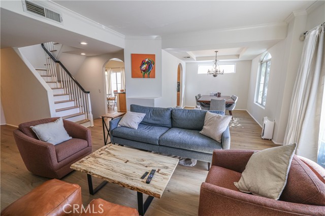 Detail Gallery Image 8 of 29 For 4970 Kester Ave #11,  Sherman Oaks,  CA 91403 - 2 Beds | 2/1 Baths