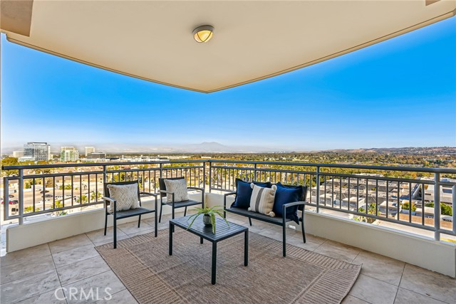 Detail Gallery Image 14 of 73 For 3122 Scholarship, Irvine,  CA 92612 - 3 Beds | 3/1 Baths