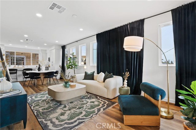 Detail Gallery Image 9 of 27 For 34 Bigsby Dr, Stanton,  CA 90680 - 3 Beds | 3/1 Baths