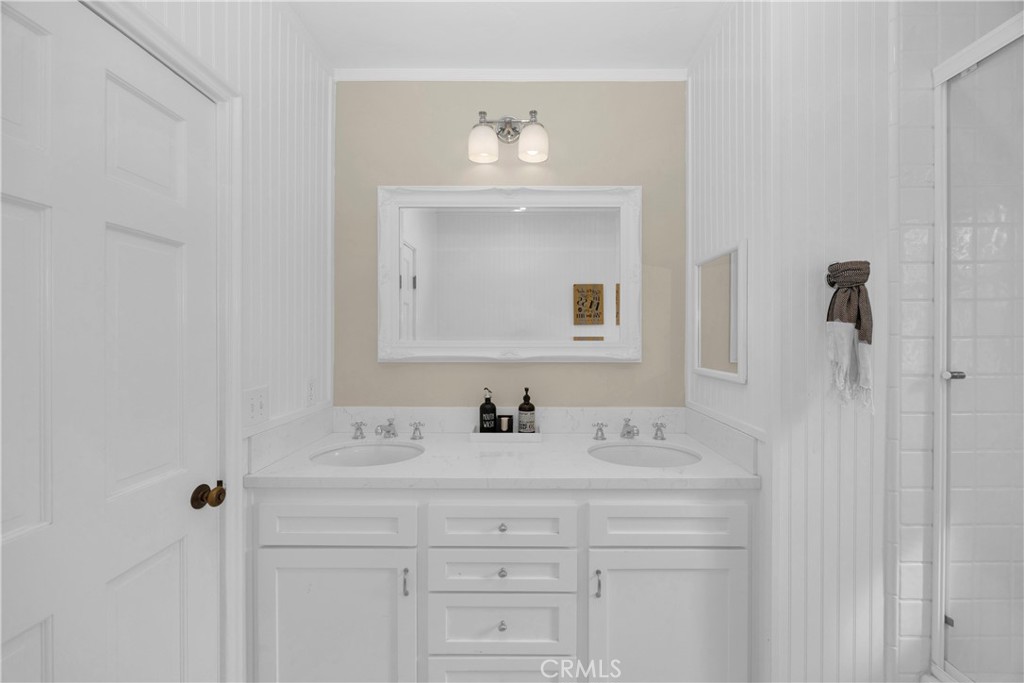 6f8068e9 7354 443c 93b4 9ca8bc19fb0b