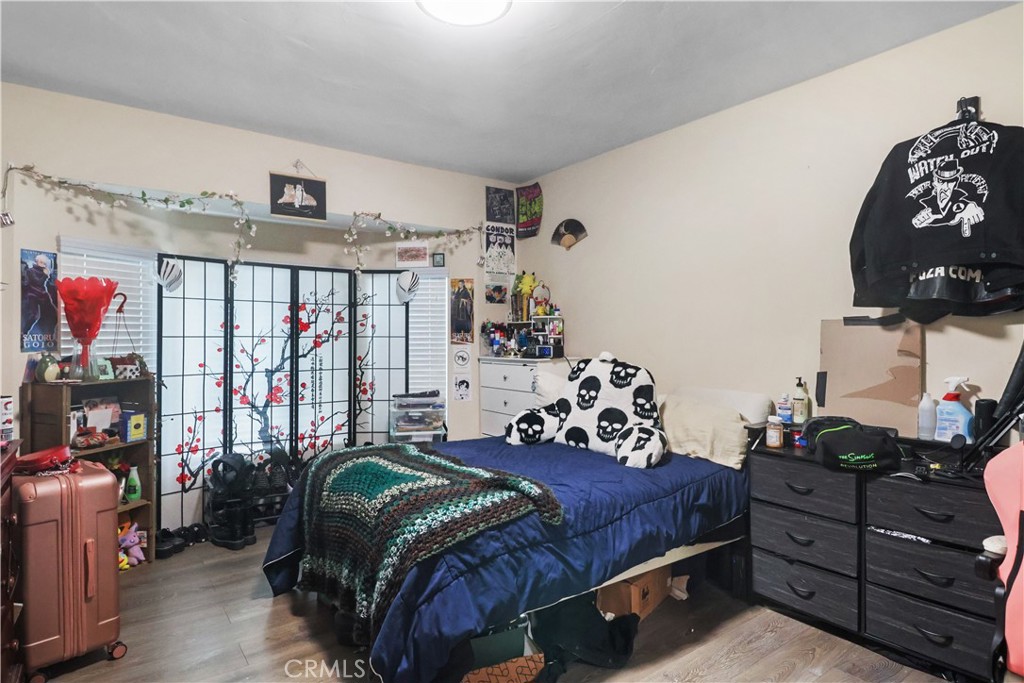 https://media.crmls.org/medias/6f80970a-e087-4bd4-9926-38eceb57d368.jpg?preset=X-Large
