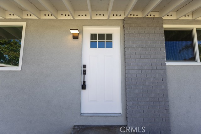 Detail Gallery Image 3 of 22 For 413 S Poplar, Santa Ana,  CA 92703 - 3 Beds | 2 Baths