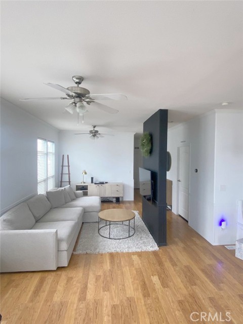 21752 Pacific coast hwy., Huntington Beach CA: https://media.crmls.org/medias/6f8188fa-050c-43d0-99ce-bda66d96e578.jpg