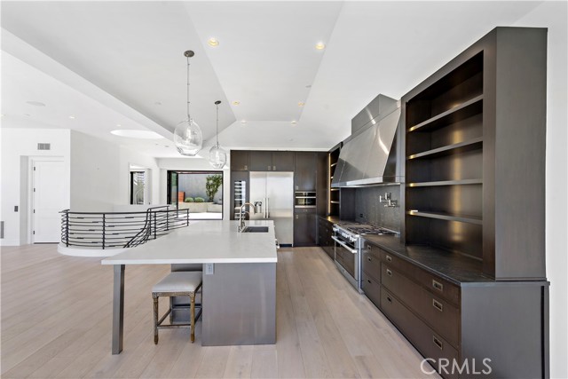 Detail Gallery Image 10 of 64 For 2340 Crestview Dr, Laguna Beach,  CA 92651 - 4 Beds | 5/1 Baths