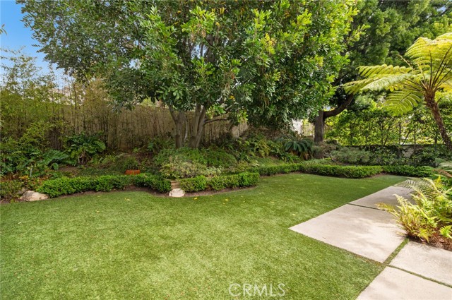 6 Rue Marseilles, Newport Beach CA: https://media.crmls.org/medias/6f81d01d-827b-4285-b931-2a84b29ba792.jpg