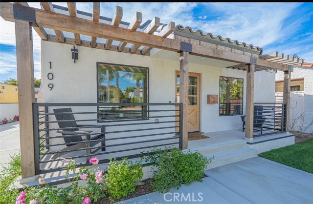 109 S Dunning, Ventura CA: https://media.crmls.org/medias/6f81eee5-c243-46c0-86d9-ab4668107764.jpg
